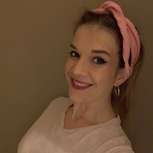 Meet your Posher, Charlotte